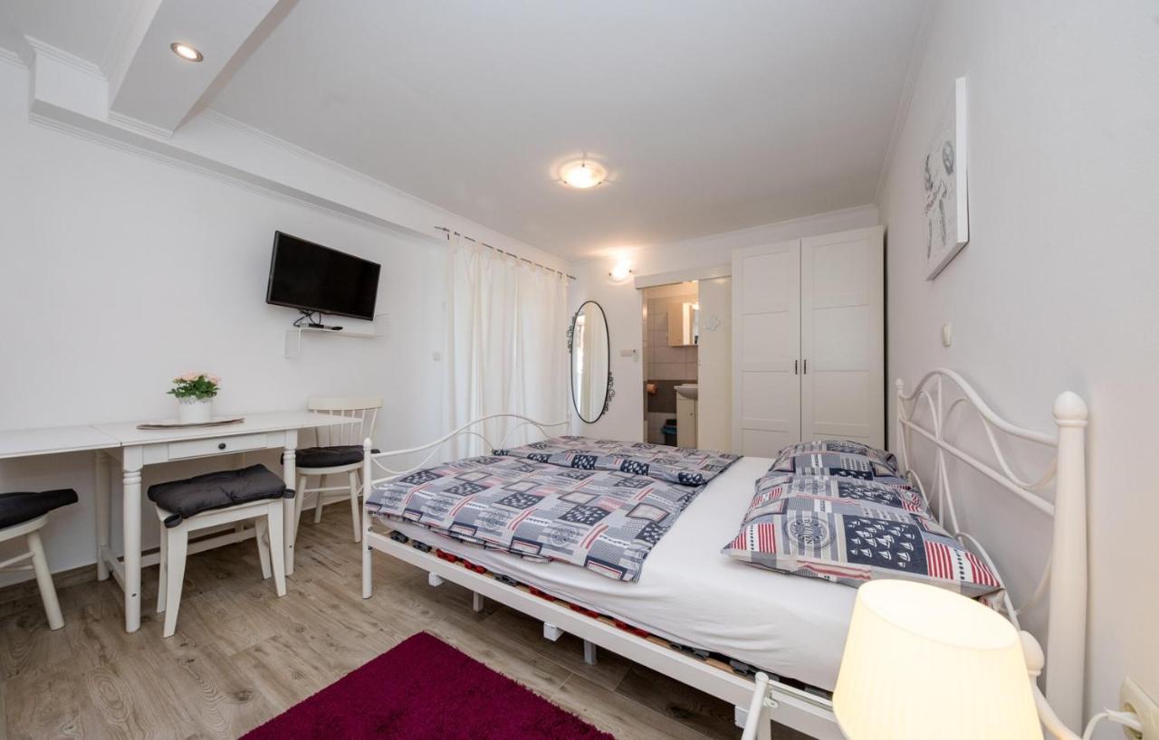 Apartments Makaus ซูเปทาร์สกา ดรากา ภายนอก รูปภาพ